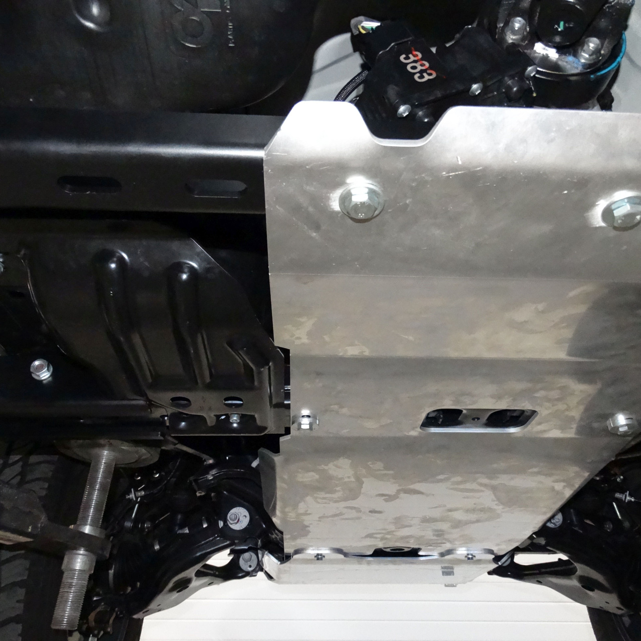 OSŁONA SKRZYNI BIEGÓW I REDUKTORA ALUMINIOWA Toyota Hilux Revo 2016+